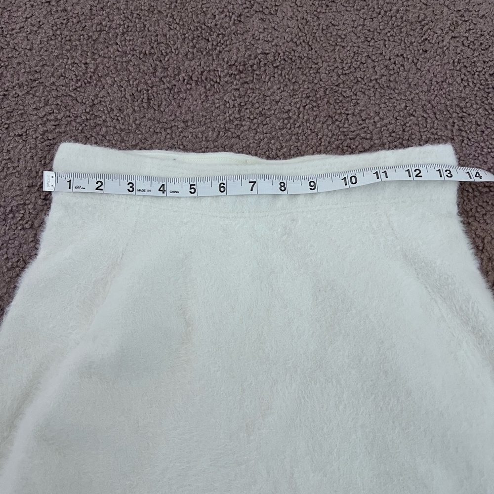 Whitney Simmons × Gymshark Eyelash
Knit Shorts | Size M - Picture 8 of 10